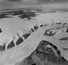 https://nsidc.org/sites/default/files/cryosphere/glossary/icefield.jpg icefield.jpg
